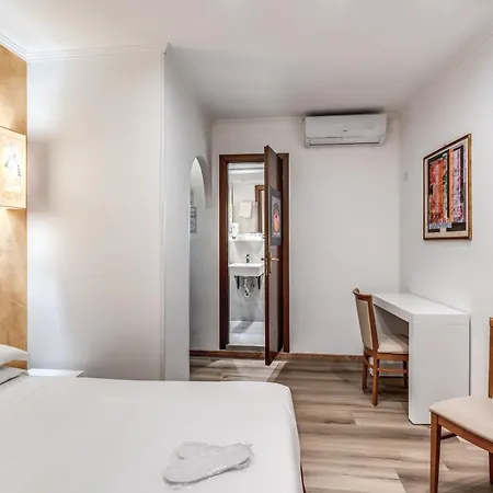 Santa Prassede Hotel