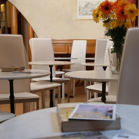 Hotel Santa Prassede 2*