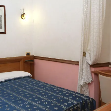 Santa Prassede 2* Rome