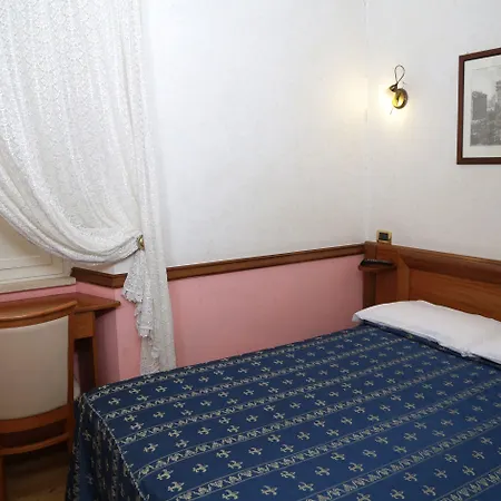 Santa Prassede Hotel 2*