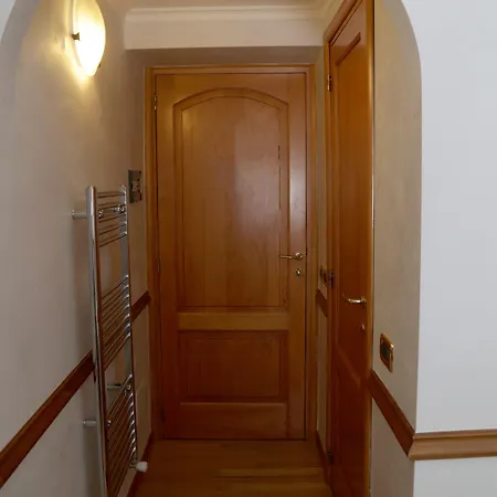 Santa Prassede Hotel 2*