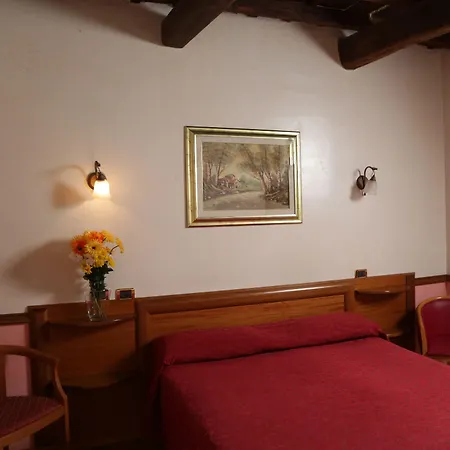 Santa Prassede Hotel 2*