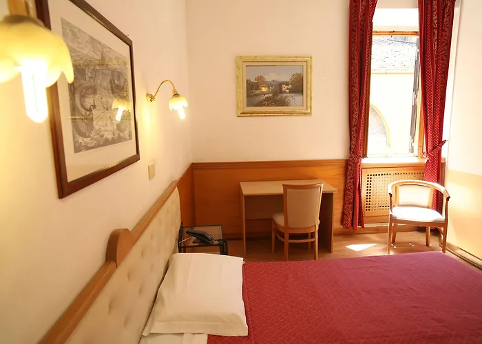 サンタ プラッセーデ 2* ローマ